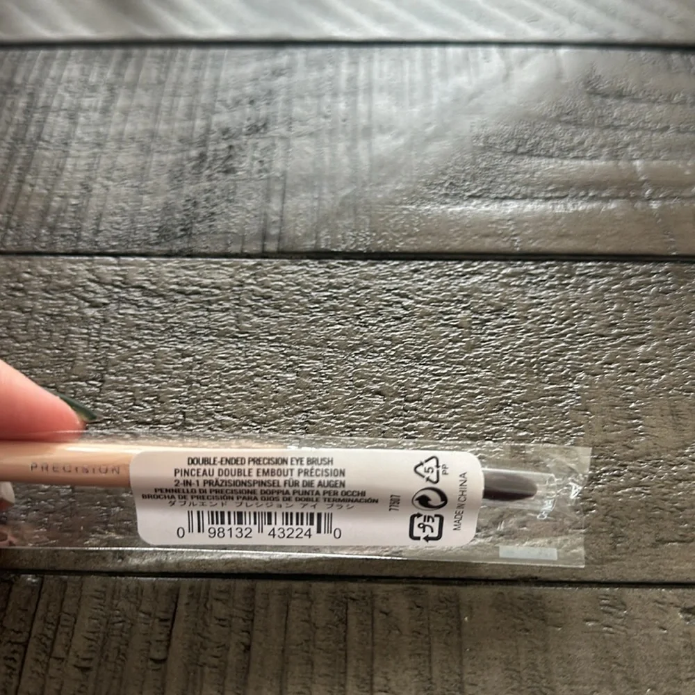 Bare Minerals makeup brushes - Picture 5 of 5